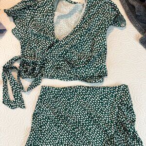 Shein Green Floral 2-Piece Set – Size M – Crop Top & Skirt